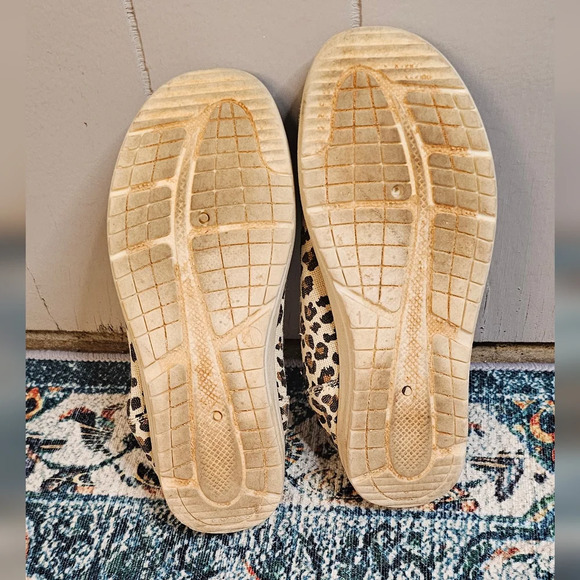 Gigil Cheetah Girls Moccasins Slip On, Size 1 - Picture 5 of 10